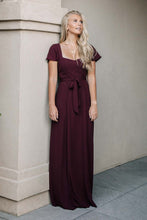 Load image into Gallery viewer, Florence Sweetheart Maxi Dress in Burgundy