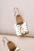 Load image into Gallery viewer, Kai Square Earrings in Brown
