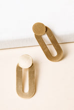 Load image into Gallery viewer, Kyra Oval Earrings
