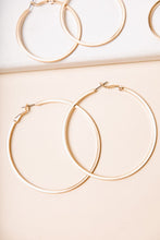 Load image into Gallery viewer, For a Hoop Earrings Set in Gold
