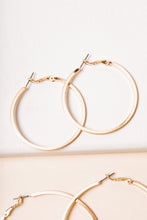 Load image into Gallery viewer, For a Hoop Earrings Set in Gold
