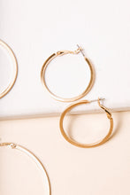 Load image into Gallery viewer, For a Hoop Earrings Set in Gold
